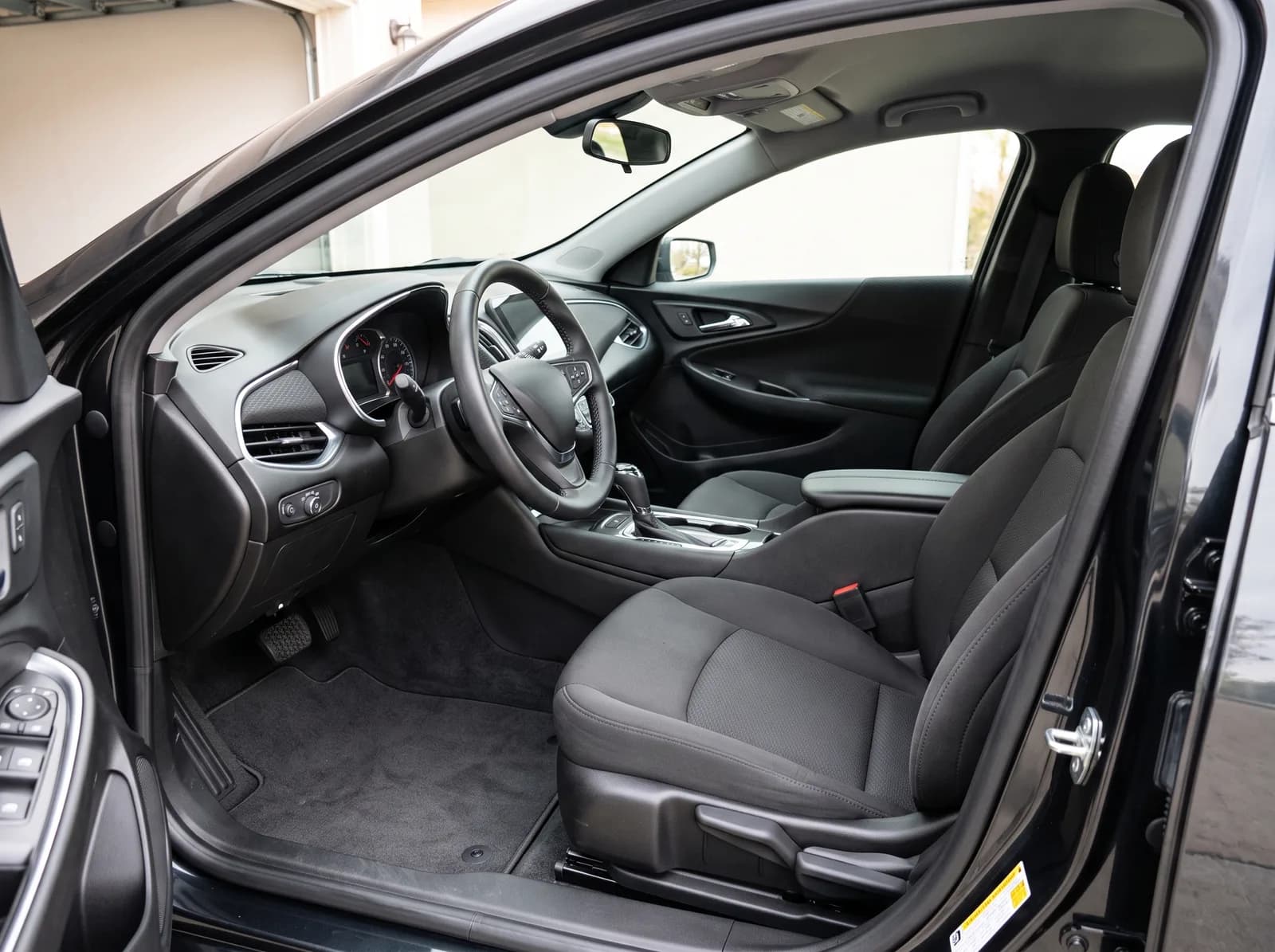 Clean car cabin with dashboard and air vents after a full odor elimination treatment in Montreal