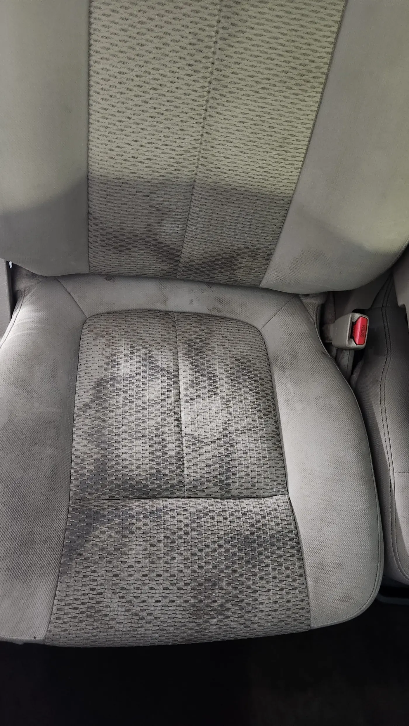 Headrest after extraction - stain removed